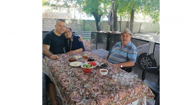 Bir ay içinde anne, baba ve oğlu koronadan hayatını kaybetti Bir ay içinde anne, baba ve oğlu koronadan hayatını kaybetti