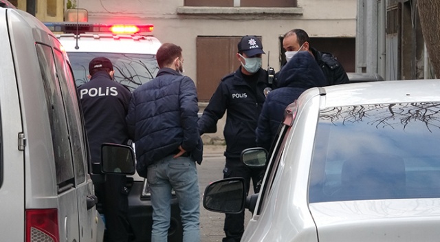 Bursa'da koronavirüsü hiçe sayıp kahvehanesini açtı, ceza yedi Bursa'da koronavirüsü hiçe sayıp kahvehanesini açtı, ceza yedi