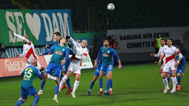 Çaykur Rizespor sahasında galip
