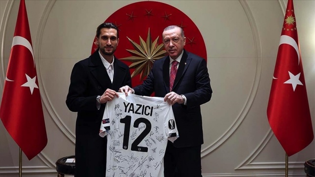 Cumhurbaşkanı Erdoğan, Milli Futbolcu Yusuf Yazıcı&#039;yı kabul etti