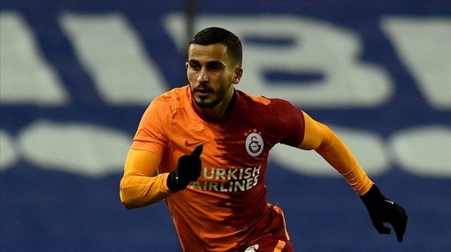 Elinde havai fişek patlayan Galatasaraylı futbolcu Elabdellaoui hastaneye kaldırıldı Elinde havai fişek patlayan Galatasaraylı futbolcu Elabdellaoui hastaneye kaldırıldı
