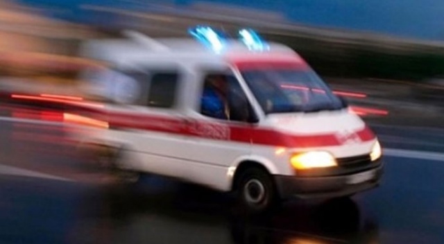 Erzincan'da otomobil şarampole devrildi: 2 ölü, 2 yaralı Erzincan'da otomobil şarampole devrildi: 2 ölü, 2 yaralı