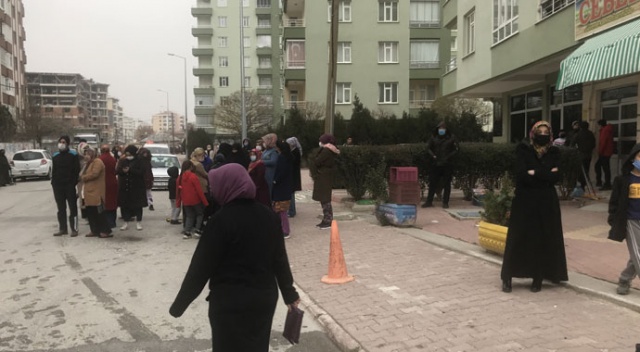 Evi ateşe verip intihar etti