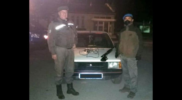 Far avı yaptılar, otomobillerinden oldular Far avı yaptılar, otomobillerinden oldular