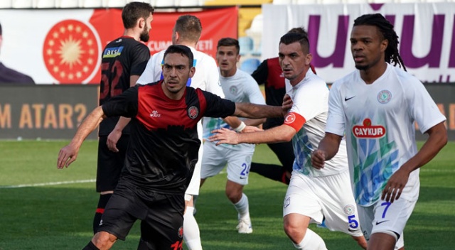 Fatih Karagümrük sahasında Rizespor'u 2-1 mağlup etti Fatih Karagümrük sahasında Rizespor'u 2-1 mağlup etti