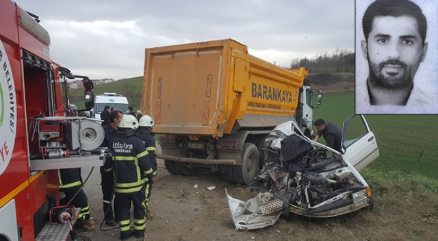 Hafriyat kamyonu otomobili biçti: 1 ölü Hafriyat kamyonu otomobili biçti: 1 ölü
