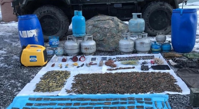 Hakkari'de cephanelik ele geçirildi Hakkari'de cephanelik ele geçirildi