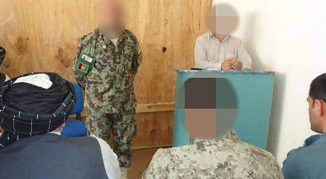 İngiltere’de skandal: Afganları orduda kullanıp Taliban’ın insafına terk ediyor İngiltere’de skandal: Afganları orduda kullanıp Taliban’ın insafına terk ediyor