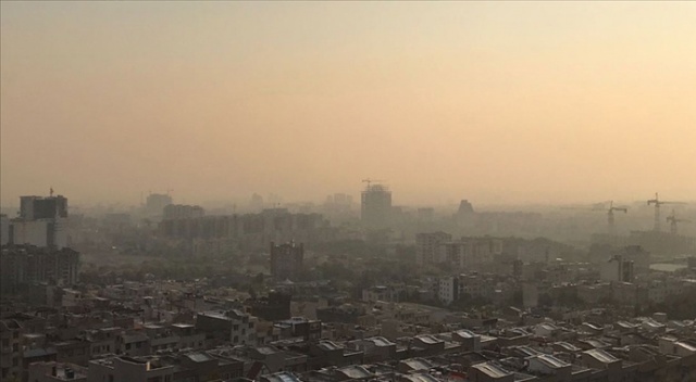 İran'ın başkenti Tahran'da hava kirliliği riskli seviyede