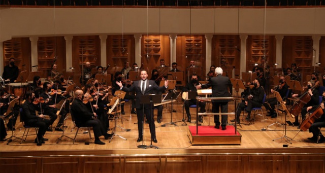 İş Sanat&#039;ın Yeni Yıl Konseri&#039;nin konuğu tenor Murat Karahan