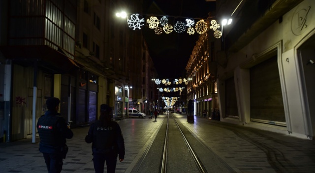 İstiklal Caddesi yılbaşında sessizliğe büründü