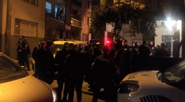 İzmir'de gecenin sessizliğini bölen kavga: 4 yaralı İzmir'de gecenin sessizliğini bölen kavga: 4 yaralı