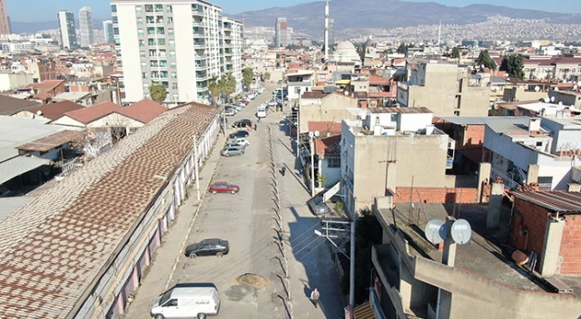İzmir'de ilginç olay: 'Sokak benim' dedi, beton çitlerle kapattı