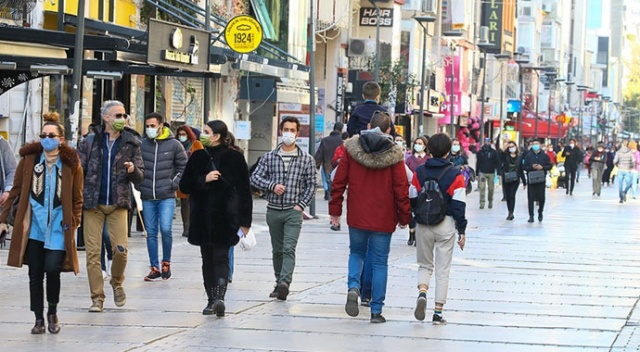 İzmir&#039;de kalabalık caddelere girişler kontrollü yapılacak