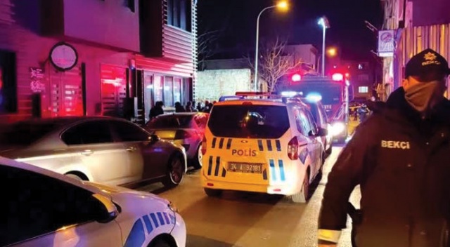Kadıköy'de park halindeyken yanan kamyonette 2 kişi ölü bulundu