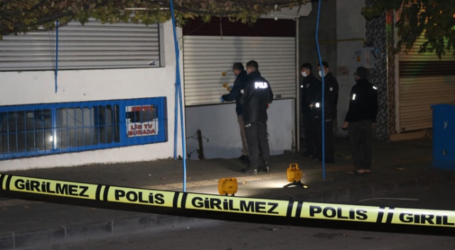 Kapalı kahvehanede birbirlerine kurşun yağdılar: 1 yaralı