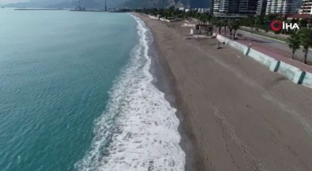 Kısıtlama turistlere yaradı, dünyaca ünlü sahil onlara kaldı Kısıtlama turistlere yaradı, dünyaca ünlü sahil onlara kaldı
