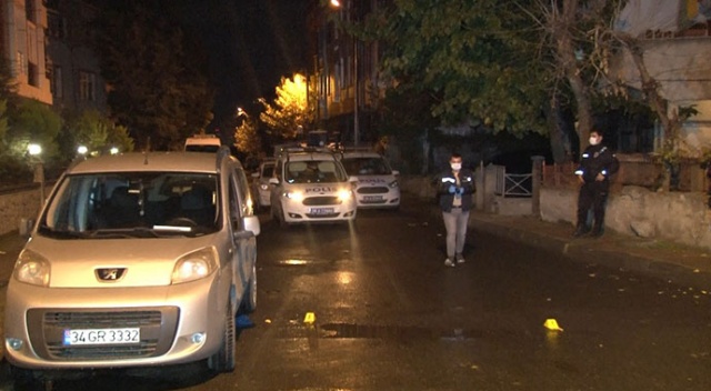 Küçükçekmece&#039;de silahlı saldırı: 1 kişi yaralandı