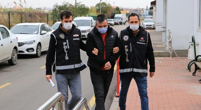 Kuyumcudan aldığı 77 Cumhuriyet altını sahte çıkınca, arkadaşının alıp yerine sahtelerini koyduğu ortaya çıktı Kuyumcudan aldığı 77 Cumhuriyet altını sahte çıkınca, arkadaşının alıp yerine sahtelerini koyduğu ortaya çıktı