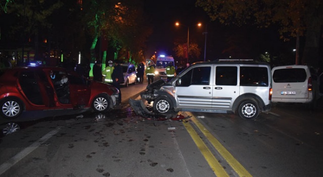 Malatya&#039;da 3 aracın karıştığı kazada 4 kişi yaralandı