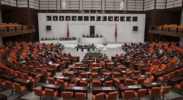 Meclis'te tartışma: Bedelli askerlik yapan milletvekilinin maaşı niye kesilmiyor