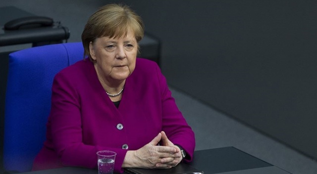 Merkel, Covid-19'a karşı aşı geliştiren Prof. Dr. Şahin ve eşi Dr. Türeci'yi övdü Merkel, Covid-19'a karşı aşı geliştiren Prof. Dr. Şahin ve eşi Dr. Türeci'yi övdü