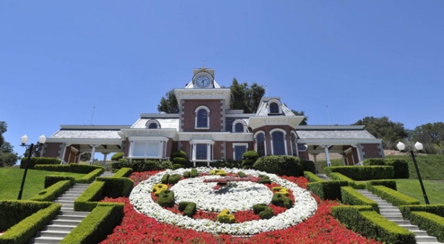 Michael Jackson'ın "Neverland" malikanesi 22 milyon dolara satıldı Michael Jackson'ın "Neverland" malikanesi 22 milyon dolara satıldı