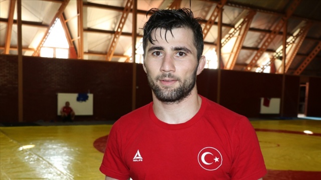 Milli güreşçi Şerif Kılıç, Dünya Kupası'nda finale çıktı Milli güreşçi Şerif Kılıç, Dünya Kupası'nda finale çıktı
