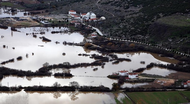 Muğla'da kuvvetli yağış nedeniyle tarım arazileri sular altında kaldı