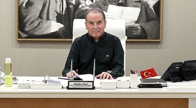 Muhittin Böcek'ten tedavisi sırasında partisi CHP'de yaşananlara ilişkin sitem Muhittin Böcek'ten tedavisi sırasında partisi CHP'de yaşananlara ilişkin sitem