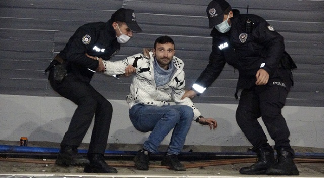 Polisi seviyorum dedi, 3 bin 186 TL para cezası yedi Polisi seviyorum dedi, 3 bin 186 TL para cezası yedi