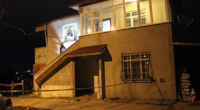 Pompalı tüfeklerle evi kurşuna dizdiler