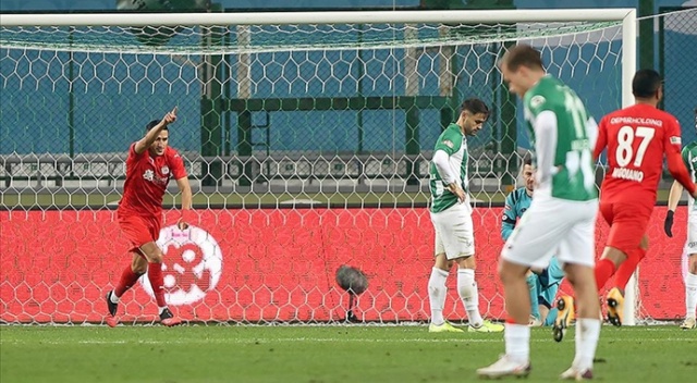 Sivasspor 3 puana ikinci yarıda uzandı