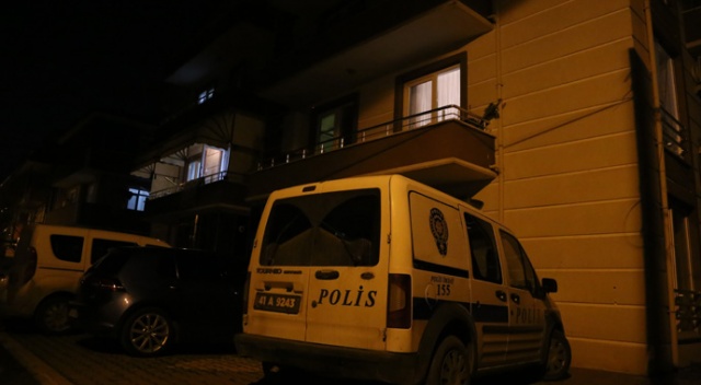 Tabancasını temizlemek isterken annesini vurdu