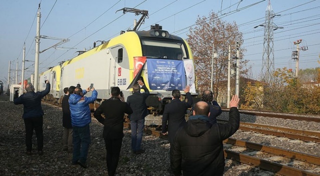 Türkiye'den Çin'e gidecek ilk blok ihracat treni Kocaeli'ye ulaştı Türkiye'den Çin'e gidecek ilk blok ihracat treni Kocaeli'ye ulaştı