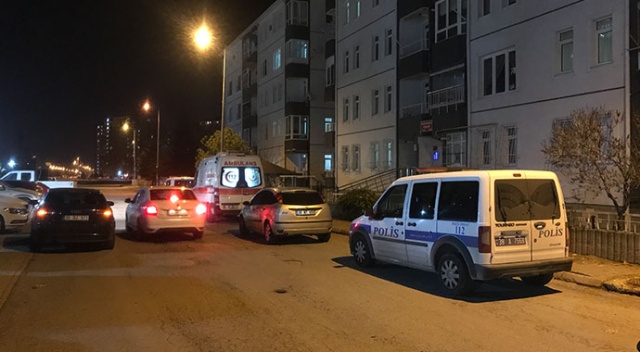 Yalnız yaşayan emekli öğretmen evinde ölü bulundu Yalnız yaşayan emekli öğretmen evinde ölü bulundu
