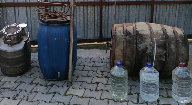 Yılbaşı öncesi kaçak içki satıcılarına darbe üstüne darbe