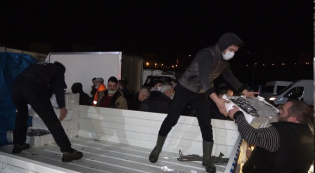 10 günlük yasak öncesi hamsilere yoğun ilgi