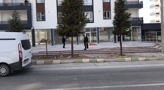 7. kattan düşen şahıs hayatını kaybetti