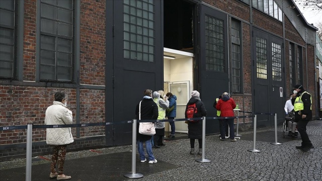 Almanya Sağlık Bakanı aşı kampanyasındaki sıkıntılara karşı halktan 'sabır' istedi