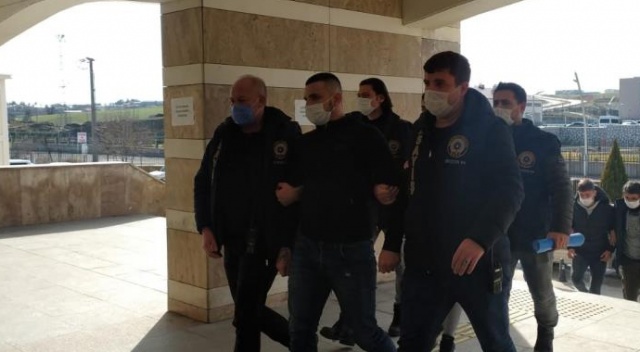 Arkadaşını öldüren zanlı tutuklandı Arkadaşını öldüren zanlı tutuklandı