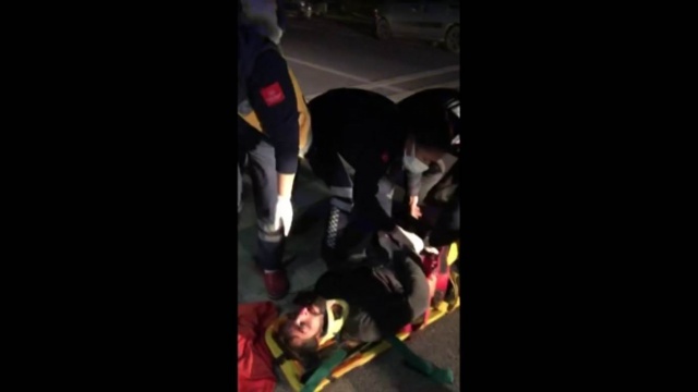 Bodrum’da yolun karşısına geçmeye çalışan gence otomobil çarptı: 1 ağır yaralı