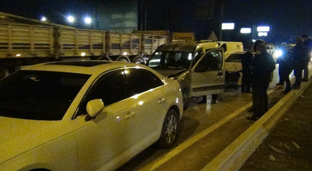 Bursa-Ankara yolunda, 6 araç ve 1 ambulans birbirine girdi