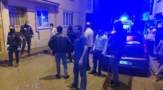 Bursa'da markette çıkan yangında anne ile 3 çocuğu dumandan etkilendi Bursa'da markette çıkan yangında anne ile 3 çocuğu dumandan etkilendi