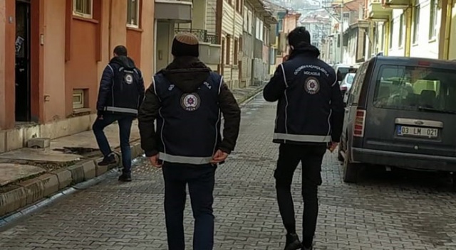 Düzensiz göçmen operasyonunda 25 Afgan yakalandı Düzensiz göçmen operasyonunda 25 Afgan yakalandı