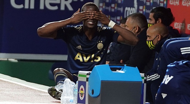 Fenerbahçeli Thiam’dan dikkat çeken hareket Fenerbahçeli Thiam’dan dikkat çeken hareket