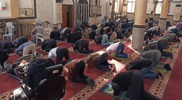 Gazze Şeridi’nde 37 gün sonra camiler açıldı