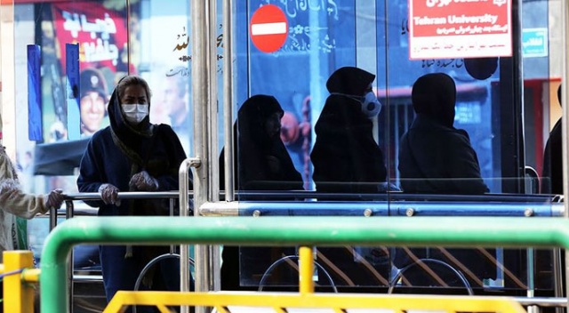 İran'da son 24 saatte Covid-19'dan 71 kişi hayatını kaybetti İran'da son 24 saatte Covid-19'dan 71 kişi hayatını kaybetti