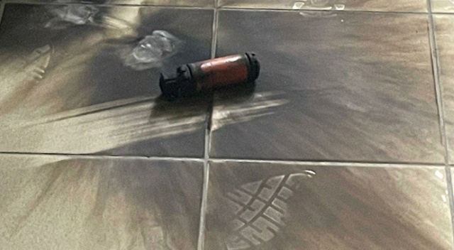 İsrail güçleri hastane bastı, ses bombaları attı