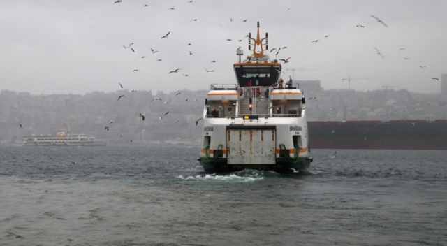 İstanbul'da etkili olan sağanak Üsküdar'da denizin rengini değiştirdi İstanbul'da etkili olan sağanak Üsküdar'da denizin rengini değiştirdi